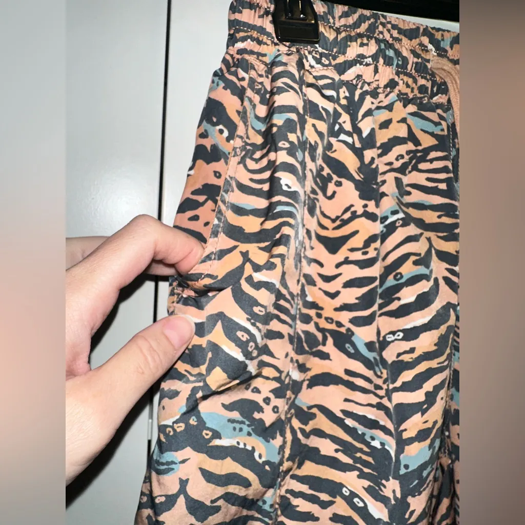 Free People Movement Zephyr Printed Pants In Camel Combo Size XS - Image 11