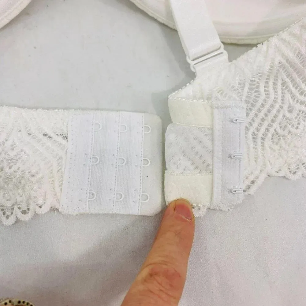 Curve Muse Lace Overlay Underwire Lined Bra 42D White Size undefined - Image 4