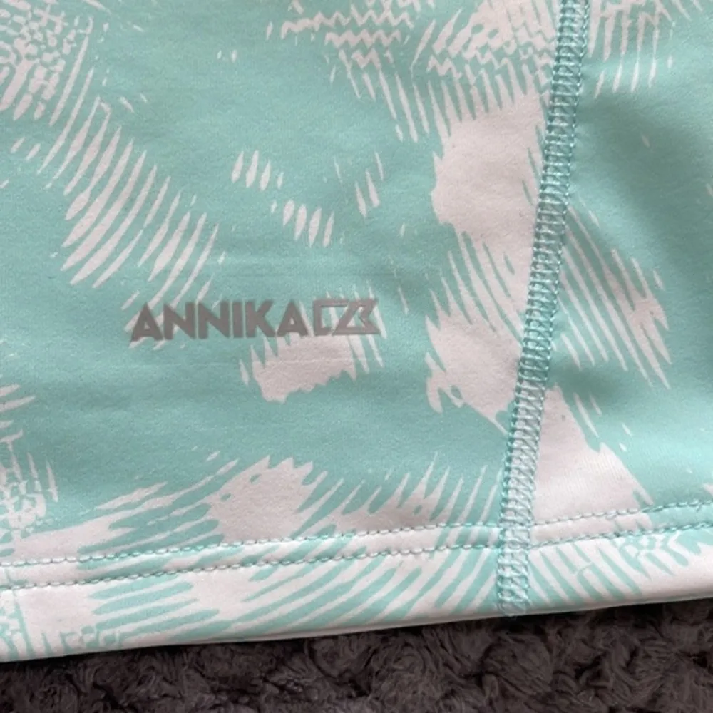 Annika Cutter Buck Mint Seafoam White Tennis Golf Skort Size Small GUC #1763 Green - Image 5