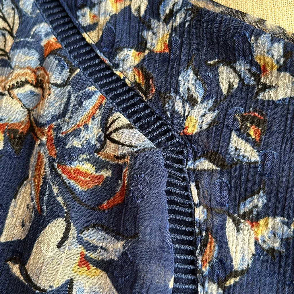 White House Black Market blue floral shift dress semi sheer bell sleeves Small - Image 4