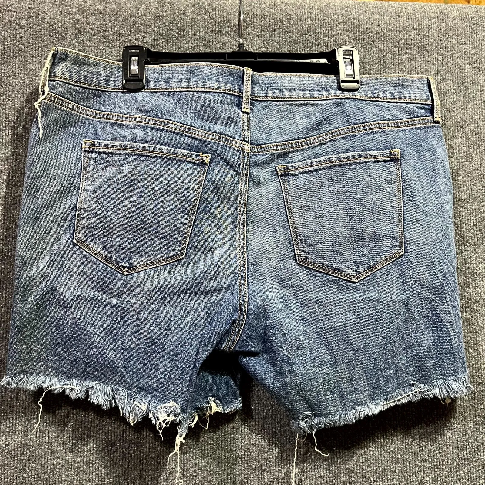 Old Navy Cut-Off Jean Shorts Womens 16 Blue Denim Stretch Distressed Mid Rise - Image 4