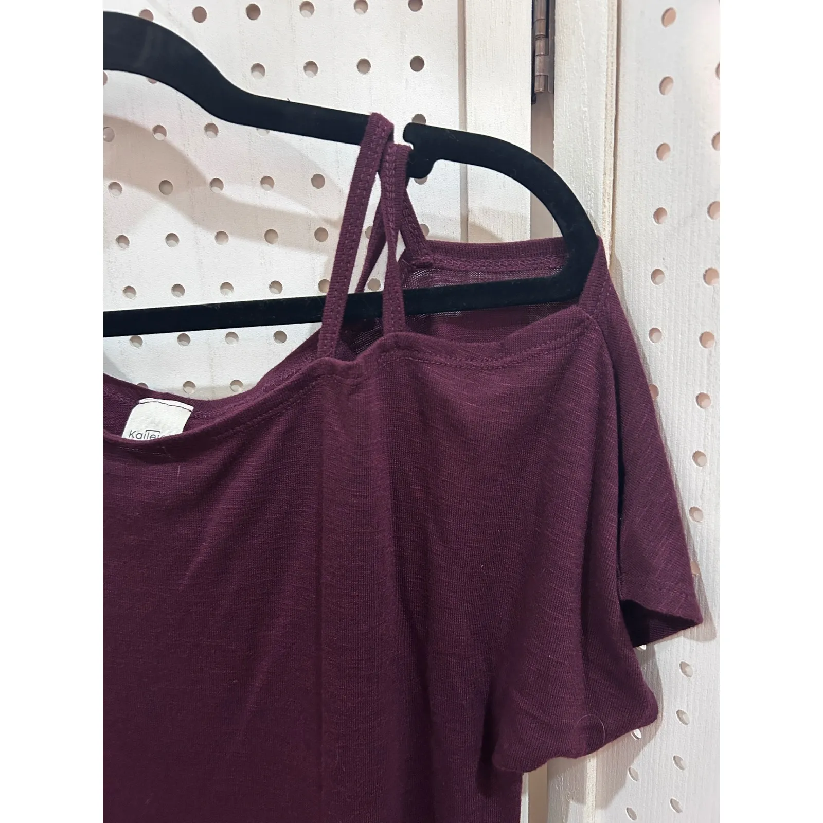 Kaileigh Cold Shoulder Cutout Tee Shirt Top Burgundy Wine Red Size L - Image 3