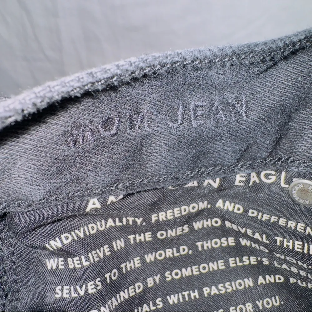 American Eagle AE Black Wash High Waisted Straight Leg Distressed Mom Jean 00 - Image 5