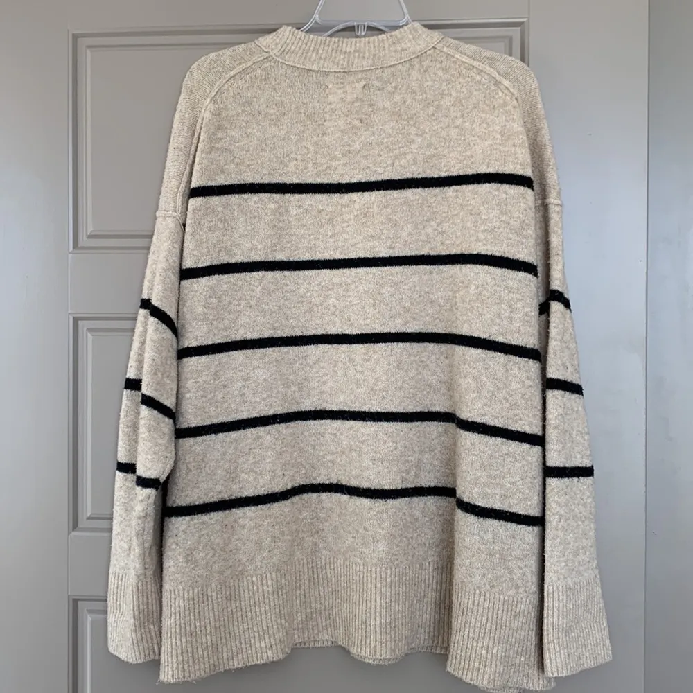 AERIE UNREAL STRIPED SWEATER BLACK CREAM MEDIUM OVERSIZED - Image 5