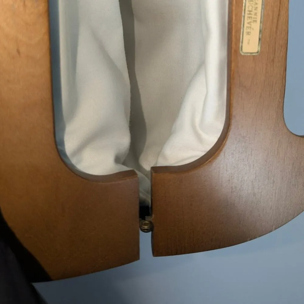 VTG Jeannie Bouchever Bermuda Small Wood Handle Bag Blue Strawberry NeedlePoint - Image 6