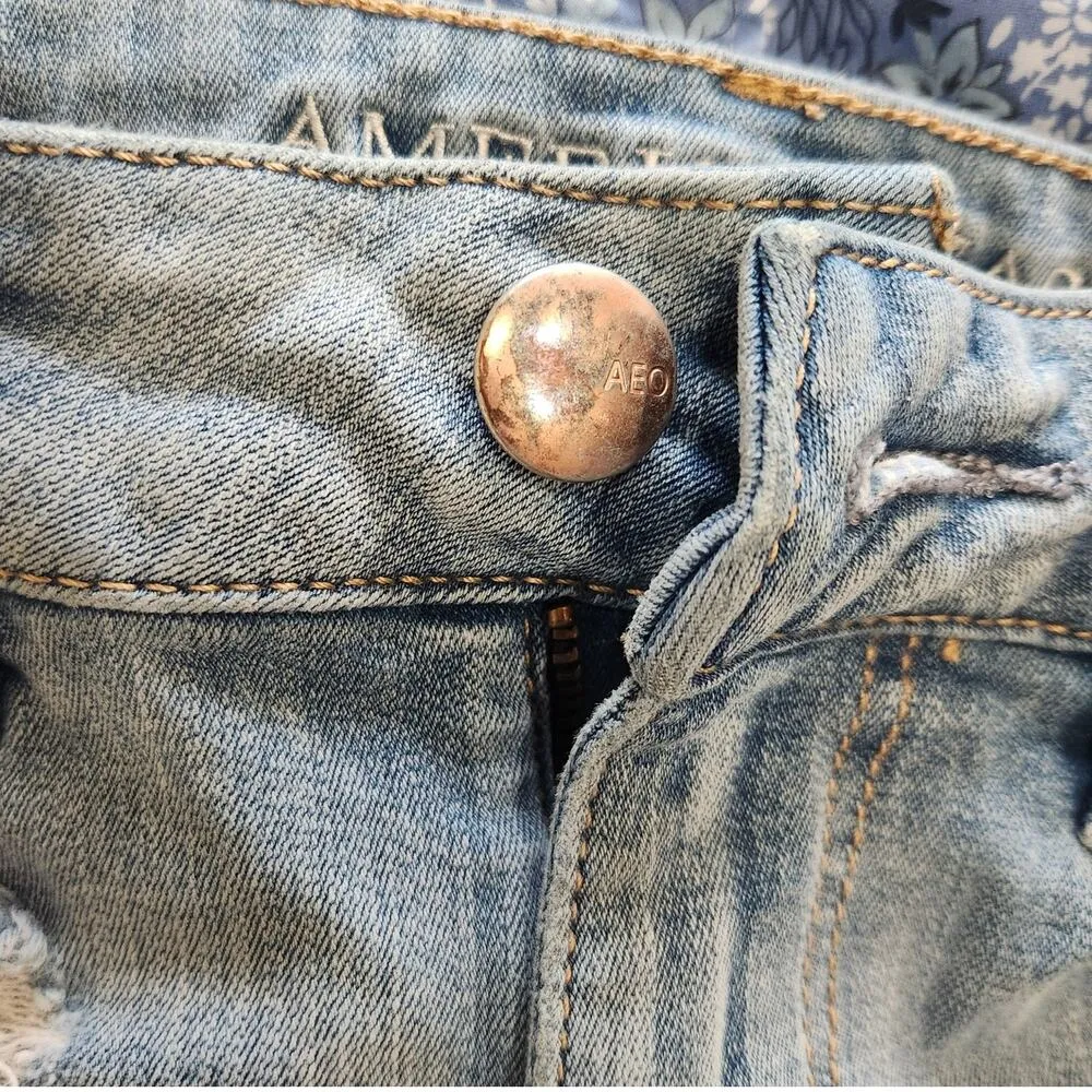 American Eagle AE Distressed High Rise Shorts Blue Denim Cuffed Raw Hem Size 4 - Image 6