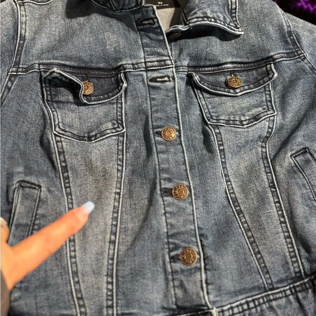 Celebrity PINK Denim Jacket Button Up Size XS‎ pockets - Image 6