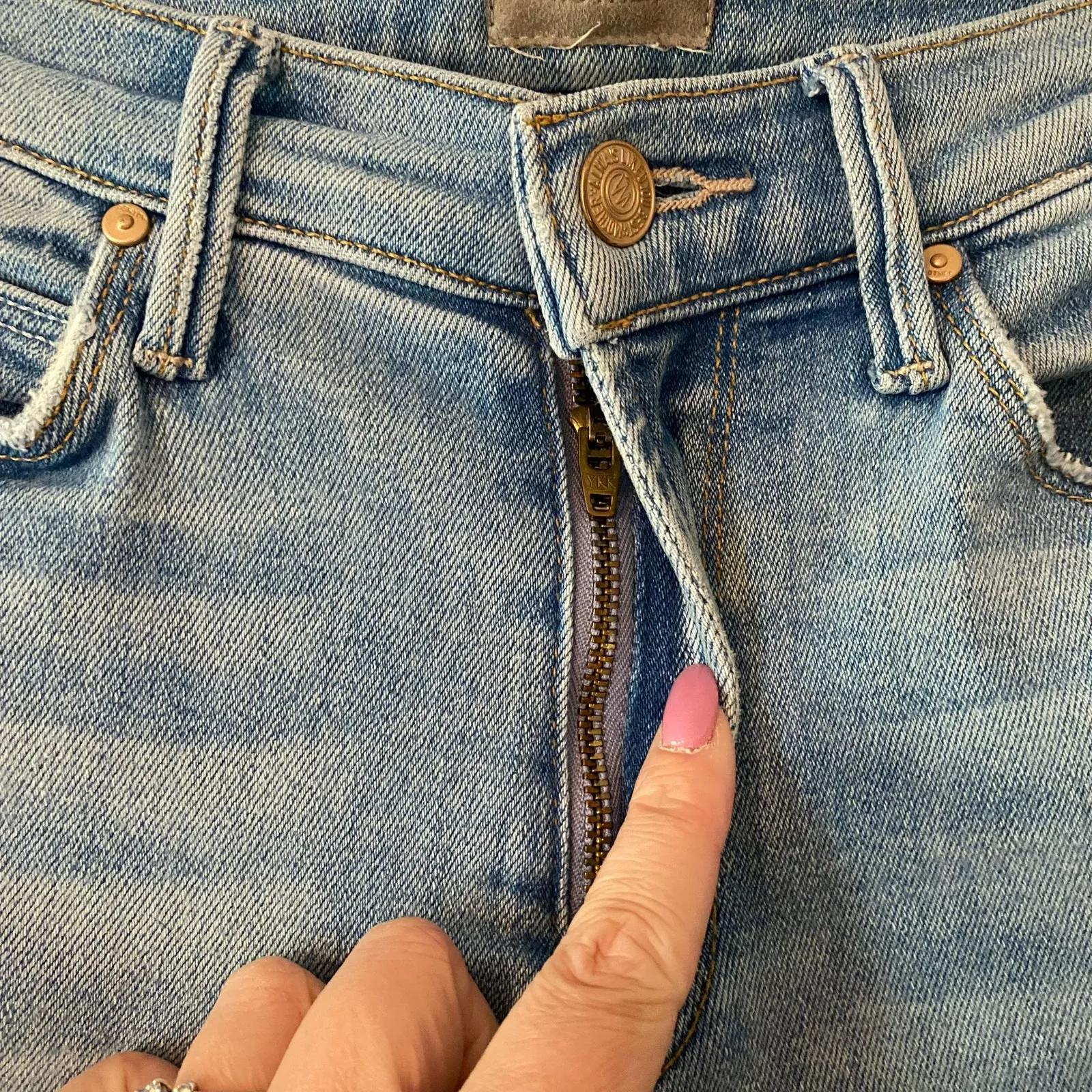 Mother The Mid Rise Dazzler Flood Jeans in Sweet Petals Light Wash Women size 24 Blue - Image 6