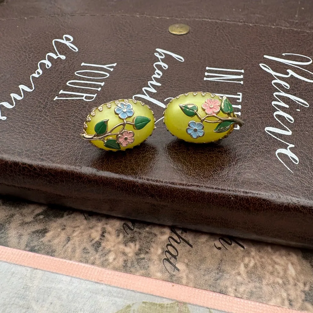 Vintage 1950s Glass Floral Clip - Image 2