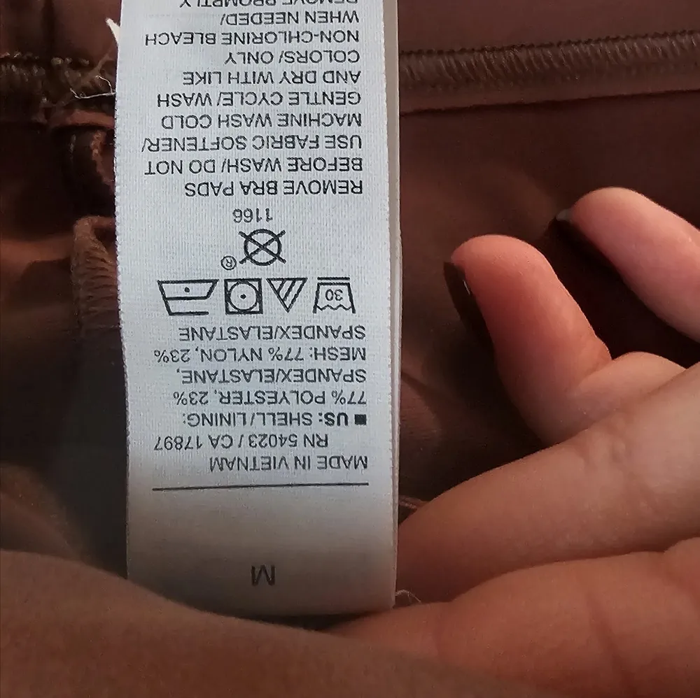 Brown Old Navy Size Medium Workout Tank - Image 4