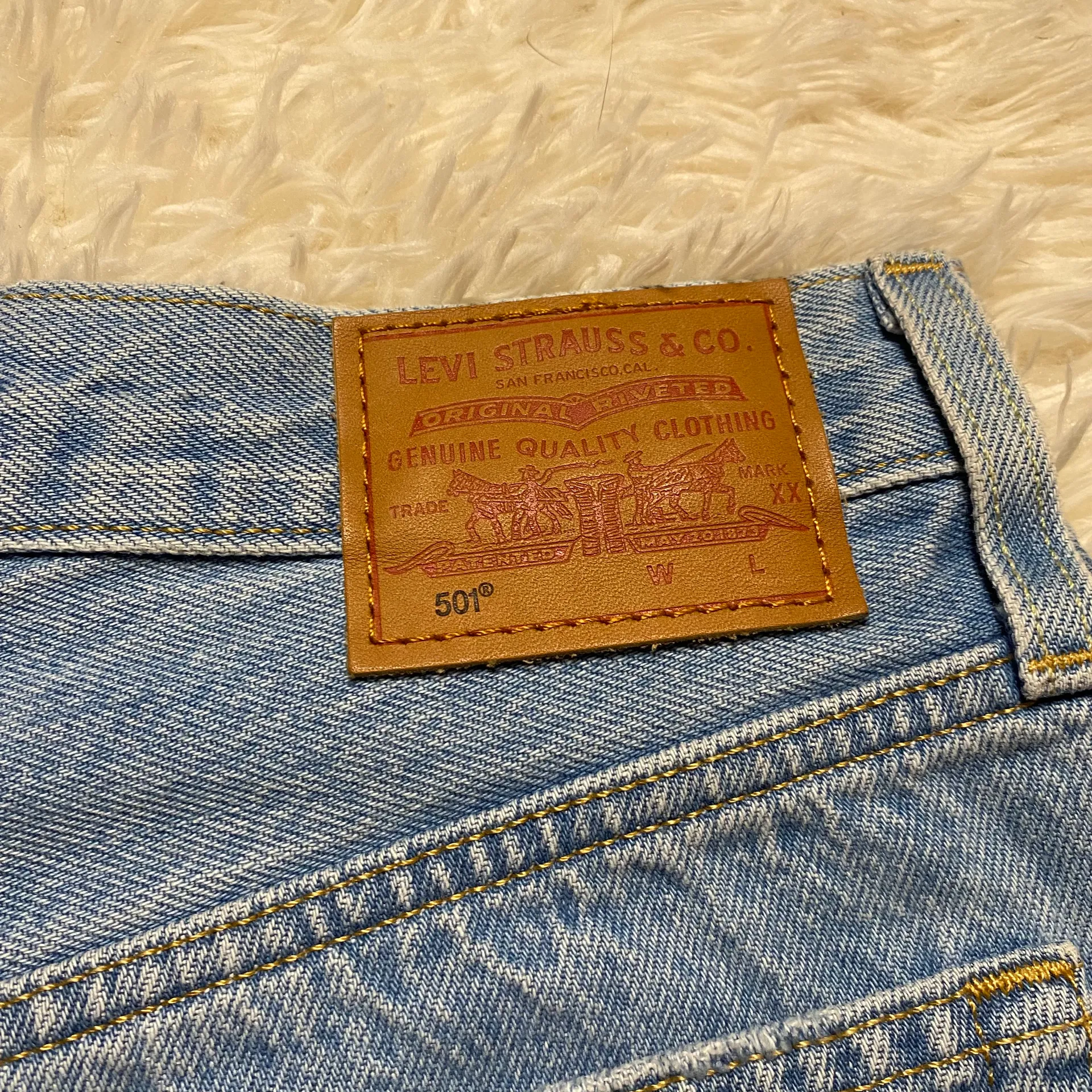 Levi’s 501 Shorts - Image 4
