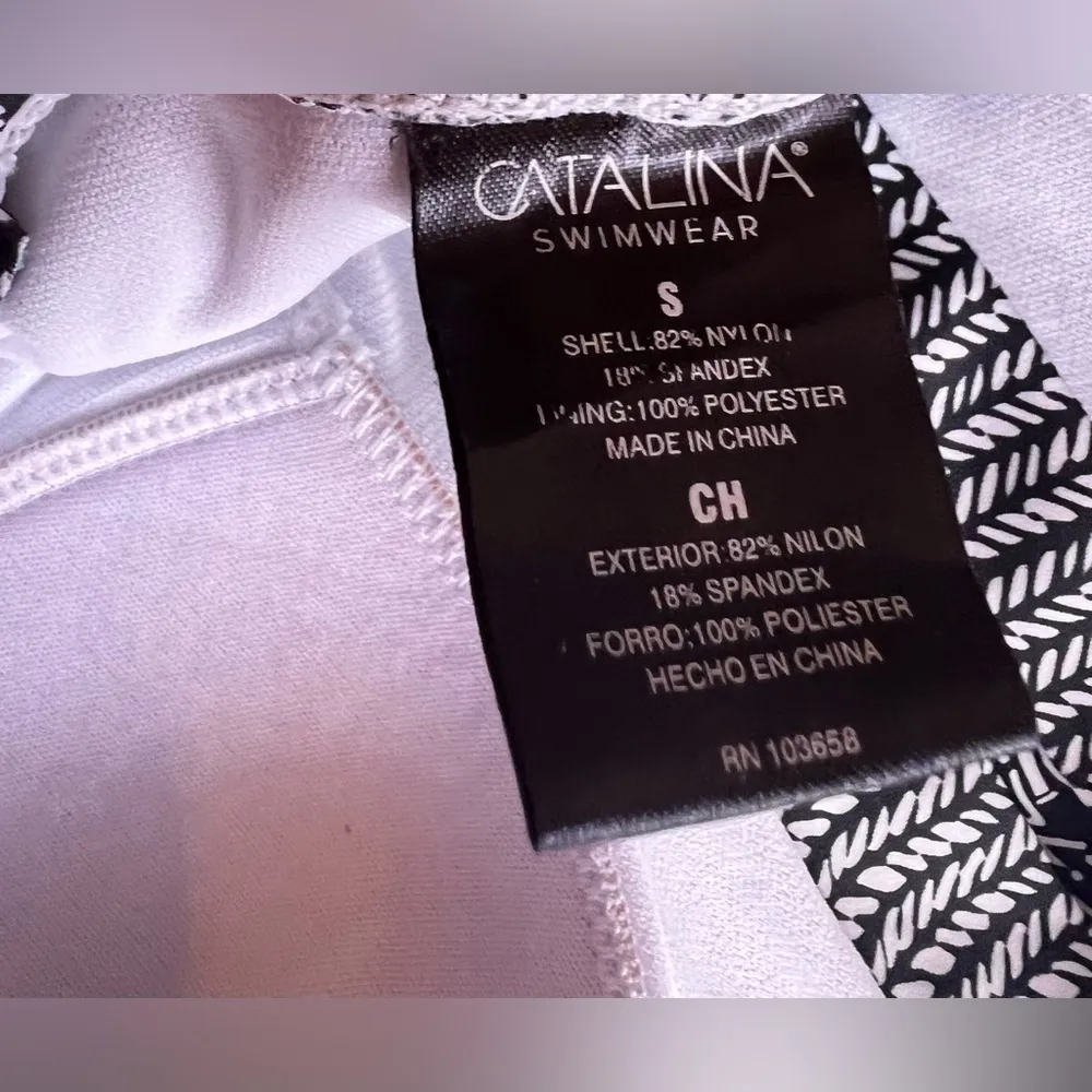 Catalina Women's High Neck Keyhole One Piece Swimsuit Size Small Black/White - Image 12