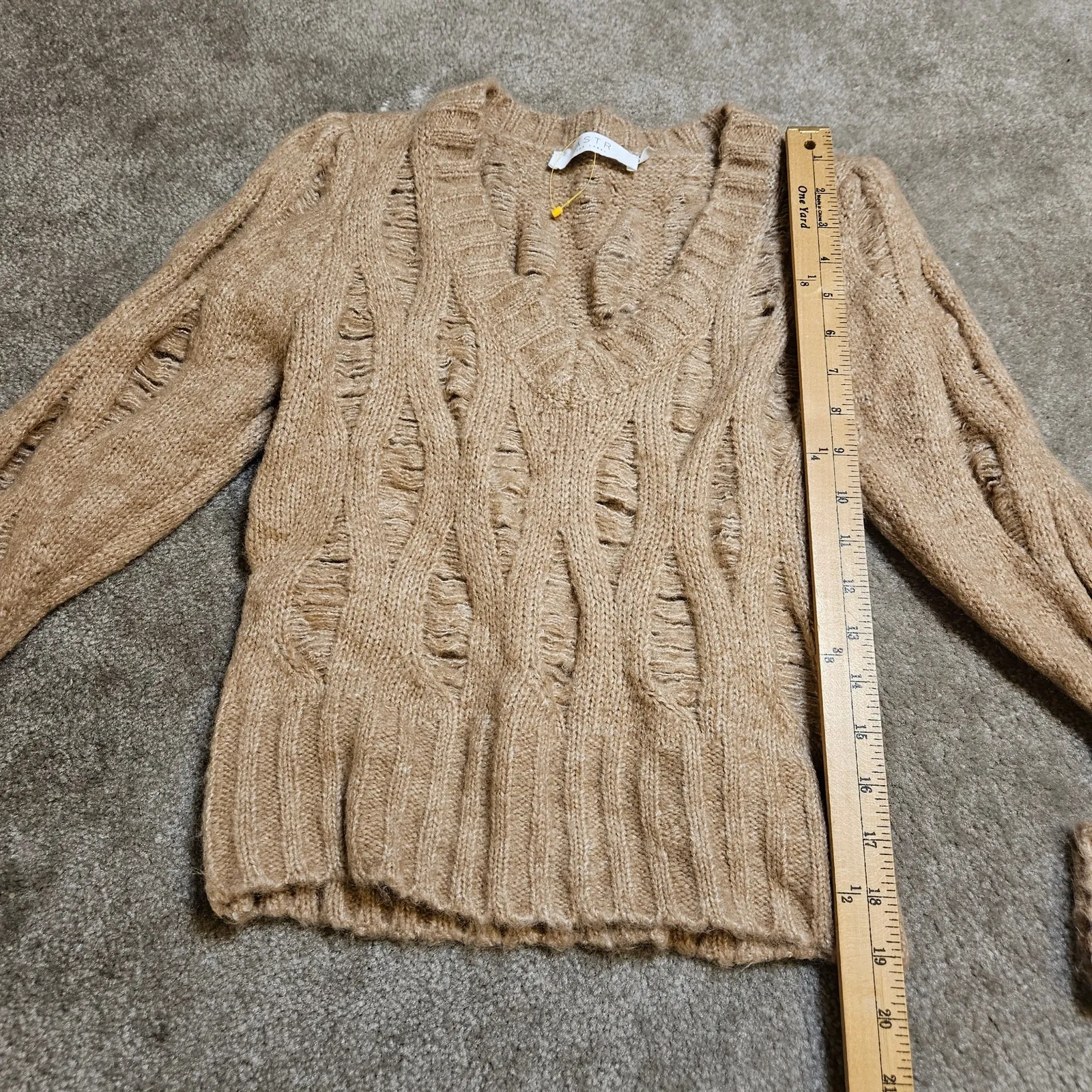 ASTR The Label Size Extra Small XS Light Brown V Neck Sweater NWOT Distressed - Image 3