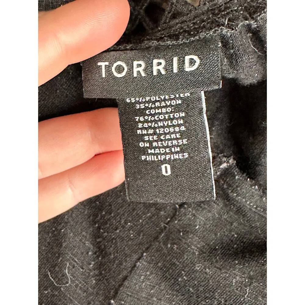 Torrid Black Sleeveless Scalloped Hem Scoop Neck Keyhole Detail Tank Top Size 0X - Image 6