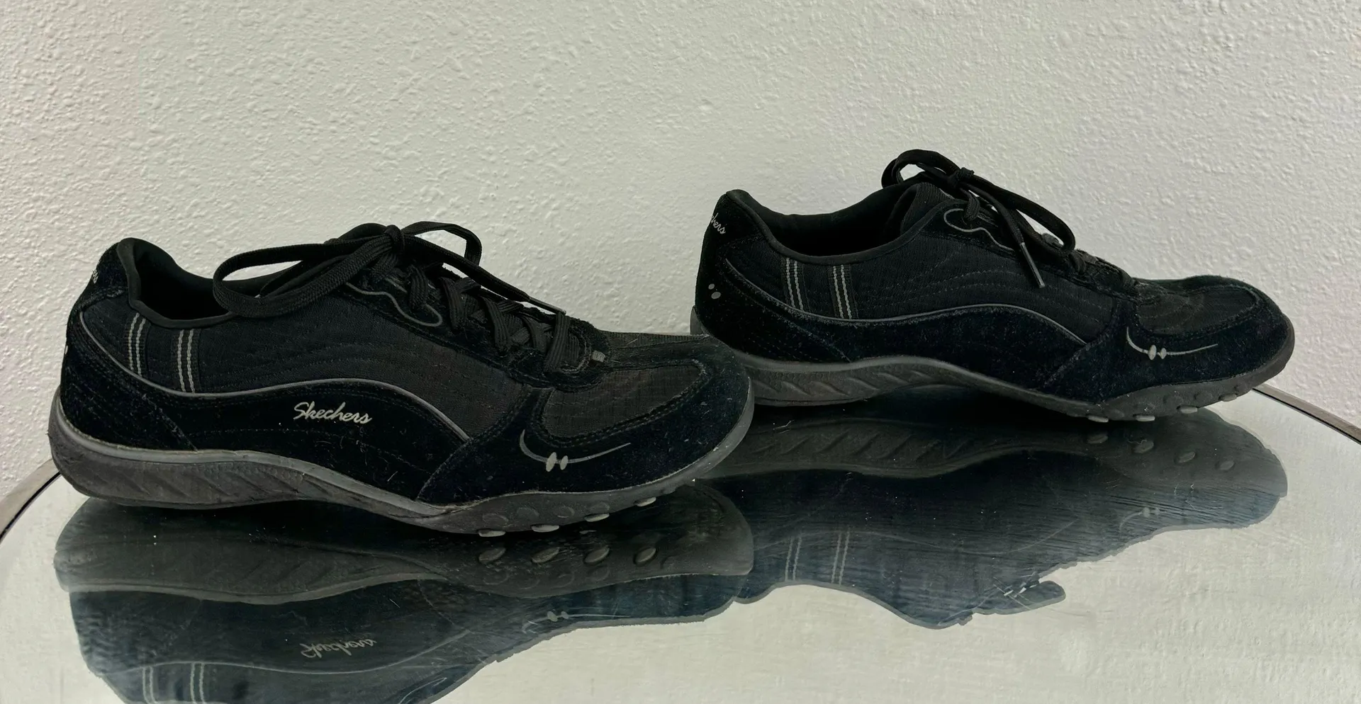 Skechers Y2K Black Leather Suede Relaxed Fit Casual Sporty Track Sneakers - Image 4