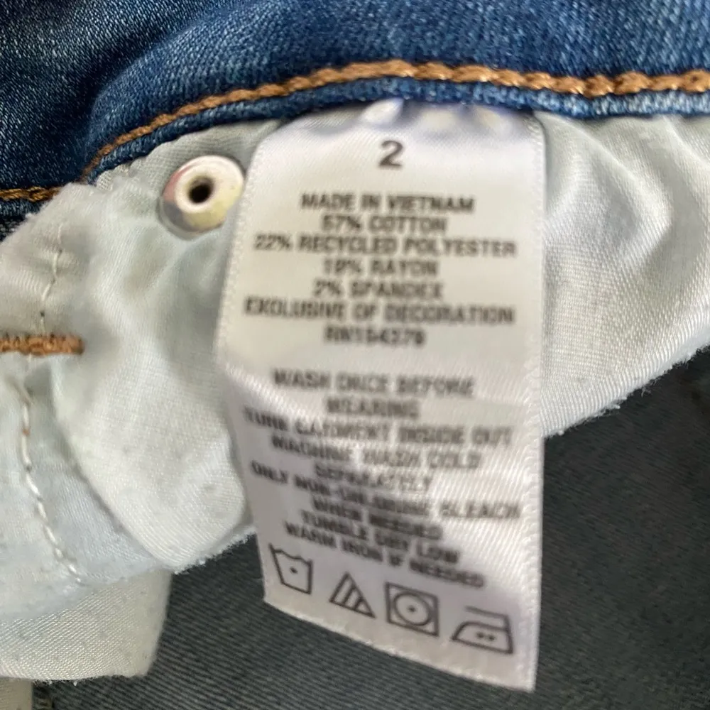 Aeropostale AERO Jean Shorts Sz 2 High Rise Midi Stretch Distressed Denim - Image 5