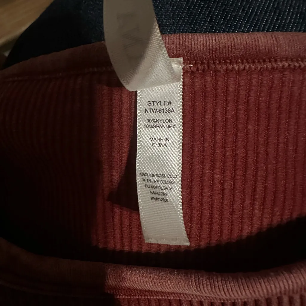 Ribbed Pink Crop Top Zenana Outfitters L/XL - Image 4