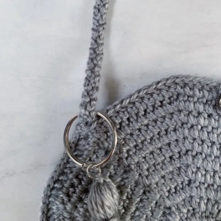 Cute Crocheted Small Silver Circle Crossbody Purse!✨ - Image 5