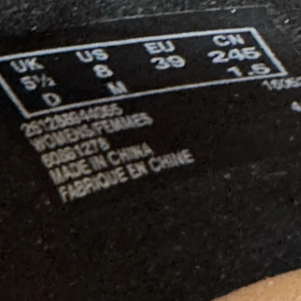 Clarks Artisan Women's Size 8M Tealia Elva Black Suede Leather Block Heel Pumps - Image 3