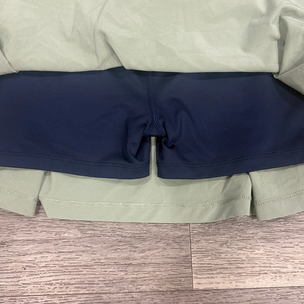 Beyond yoga Skort Sage and Navy Pleated Skirt Small - Image 4