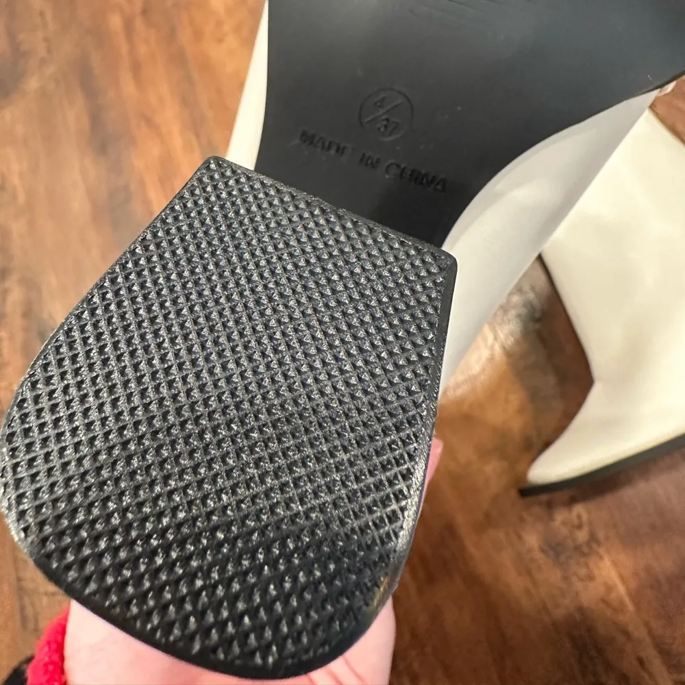 NastyGal Pixxel White Knee High Boots - Image 3