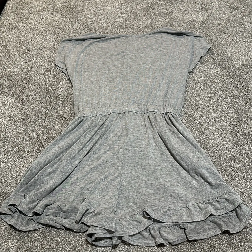 Pink Lily  Gray‎ Ruffle Short Romper size small - Image 5