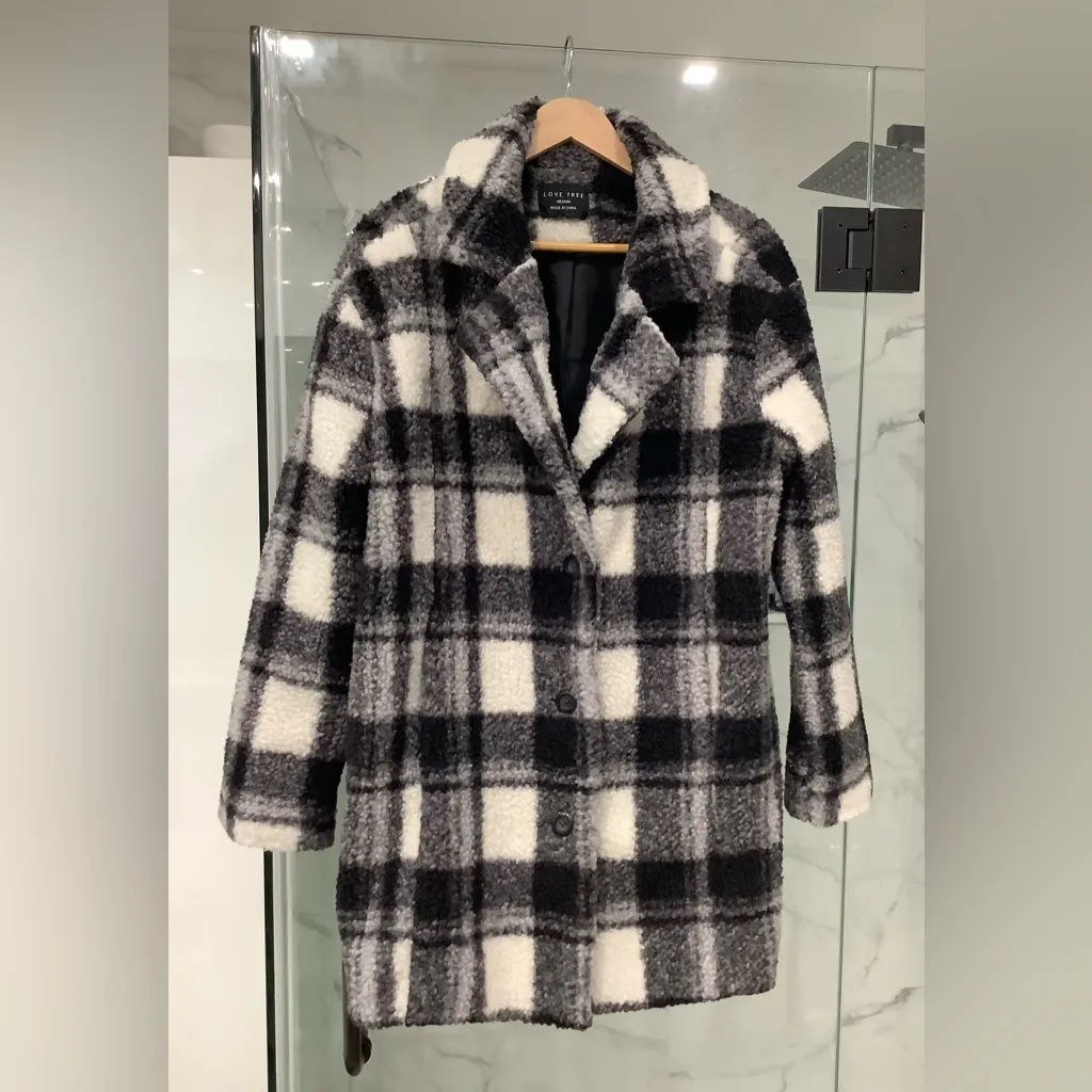 Comfy soft casual wear short coat/ jacket 🖤🤍🖤 - Image 2