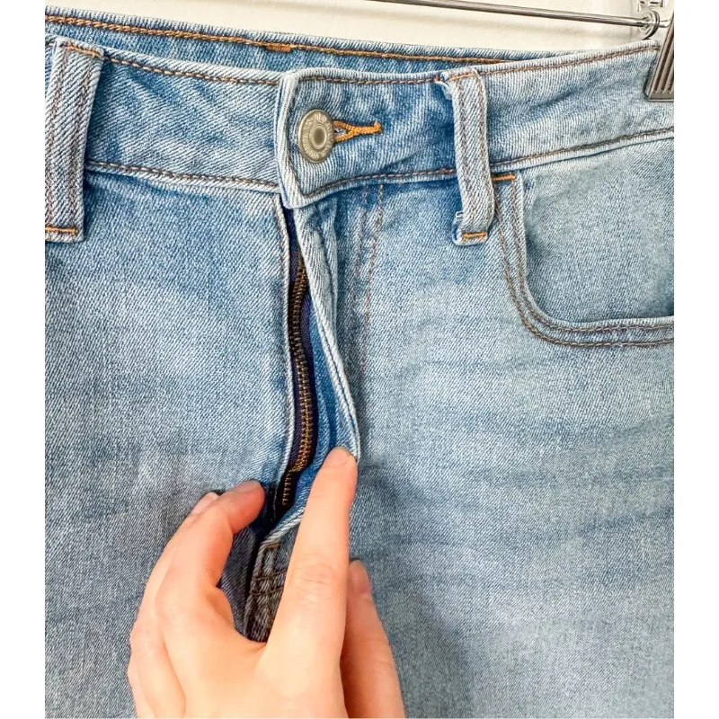 Old Navy Wow Lightwash High-Waisted Denim Shorts - Image 8