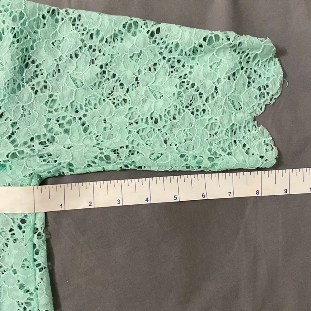 Turquoise Lace Short Sleeve Crop Top - Image 5