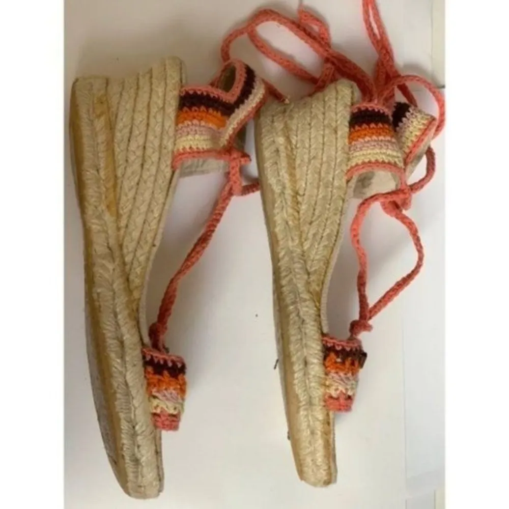 Roxy  Wedge Tie Up Sandals - Image 9