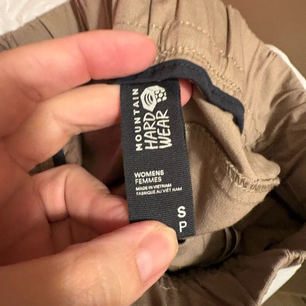 Mountain Hardwear Women's Cascade Pass Cargo Shorts Size Small - Image 7