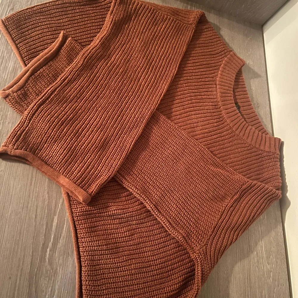 Like New Wild Fable sweater - Image 4