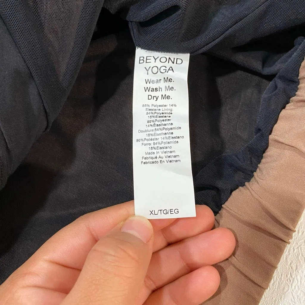 Beyond Yoga Women’s XL Colorblock Windbreaker Jacket | Brown Black Zip Up Athlet - Image 3