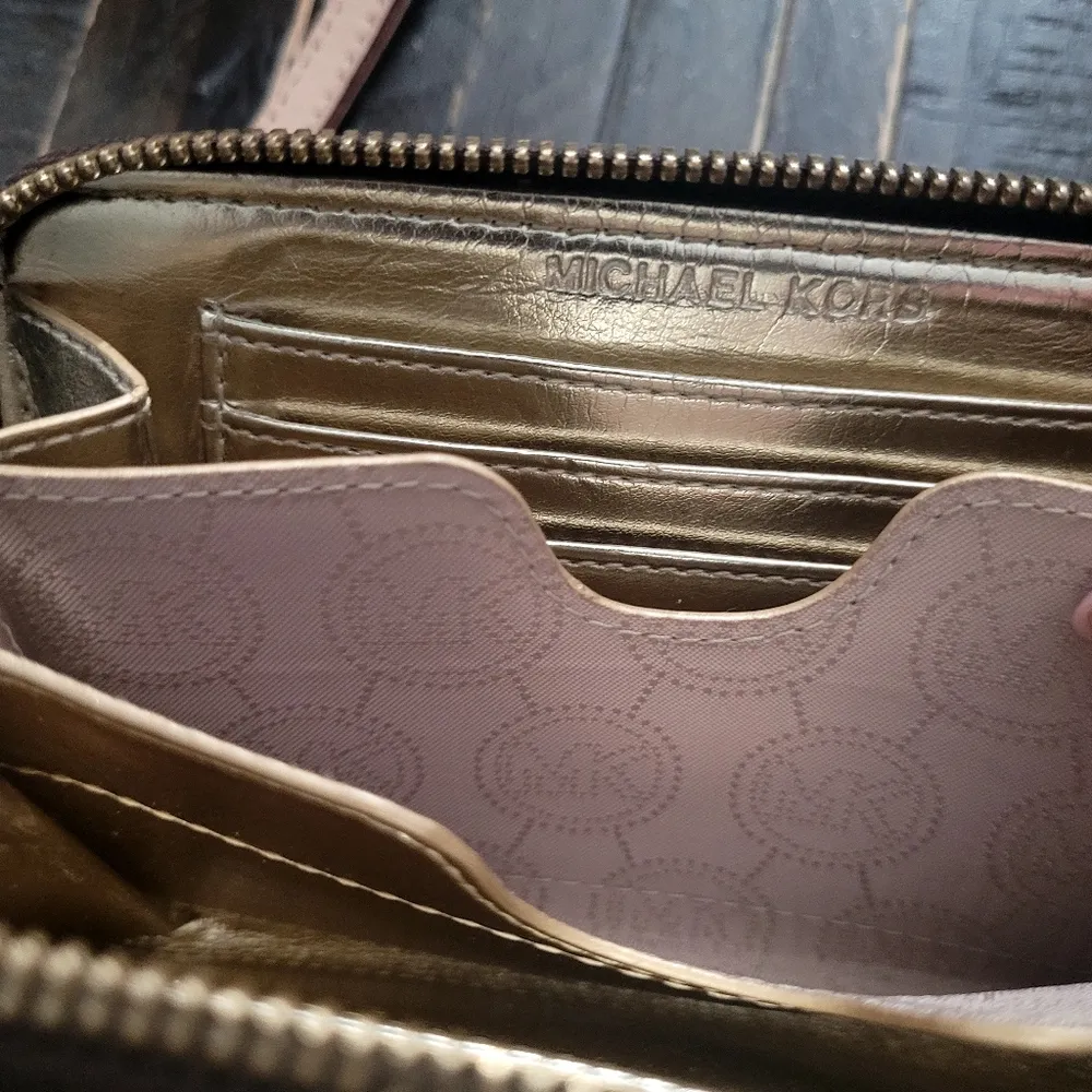 Michael Kors Zip Around Wristlet Wallet Bifold MK Signature Logo Brown - Image 6