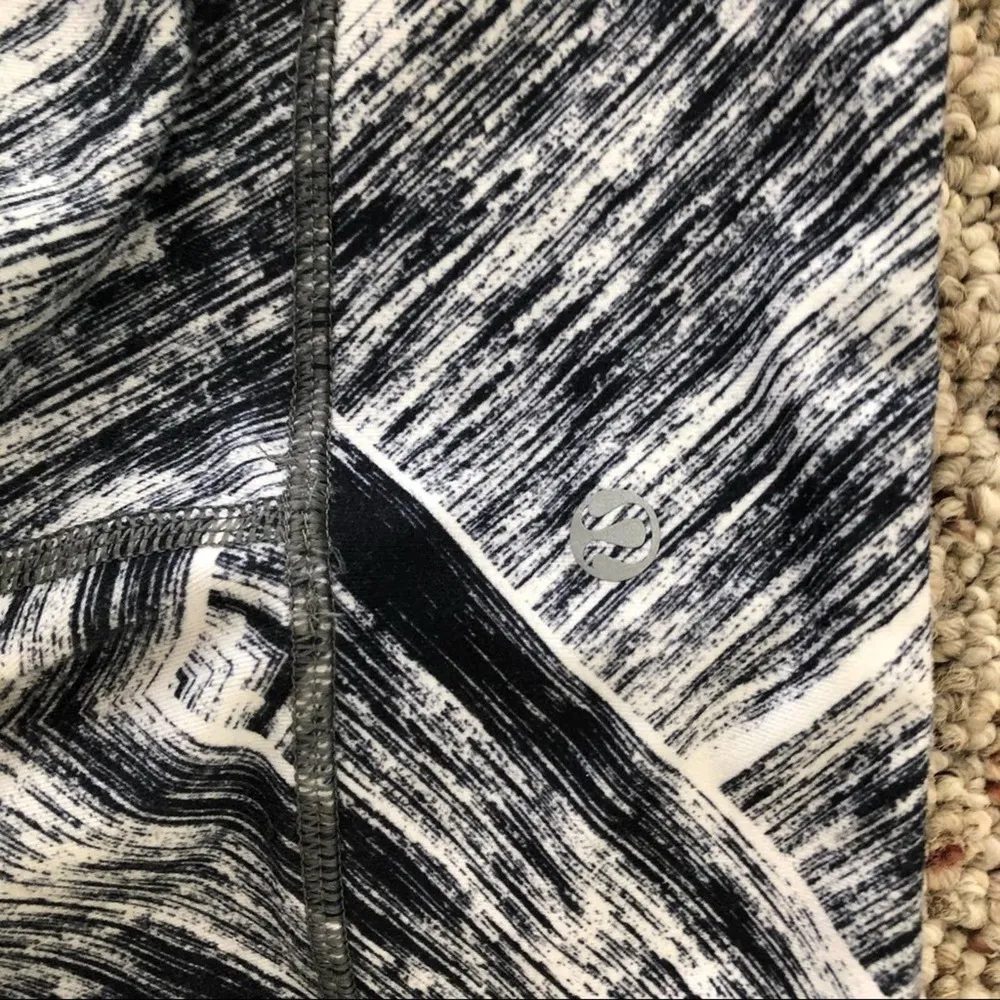 Lululemon WUC Full on Luon in Heat Wave - Image 8