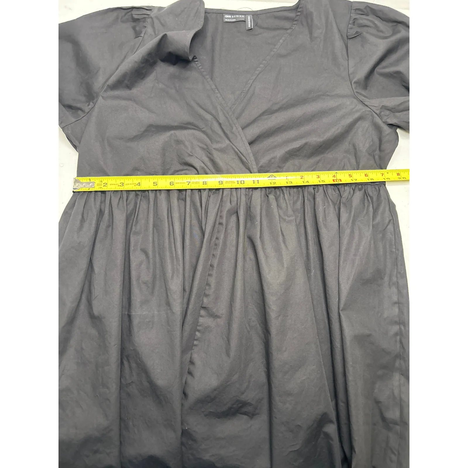 ASOS DESIGN Curve cotton v-neck mini smock dress in black Size 8 - Image 6