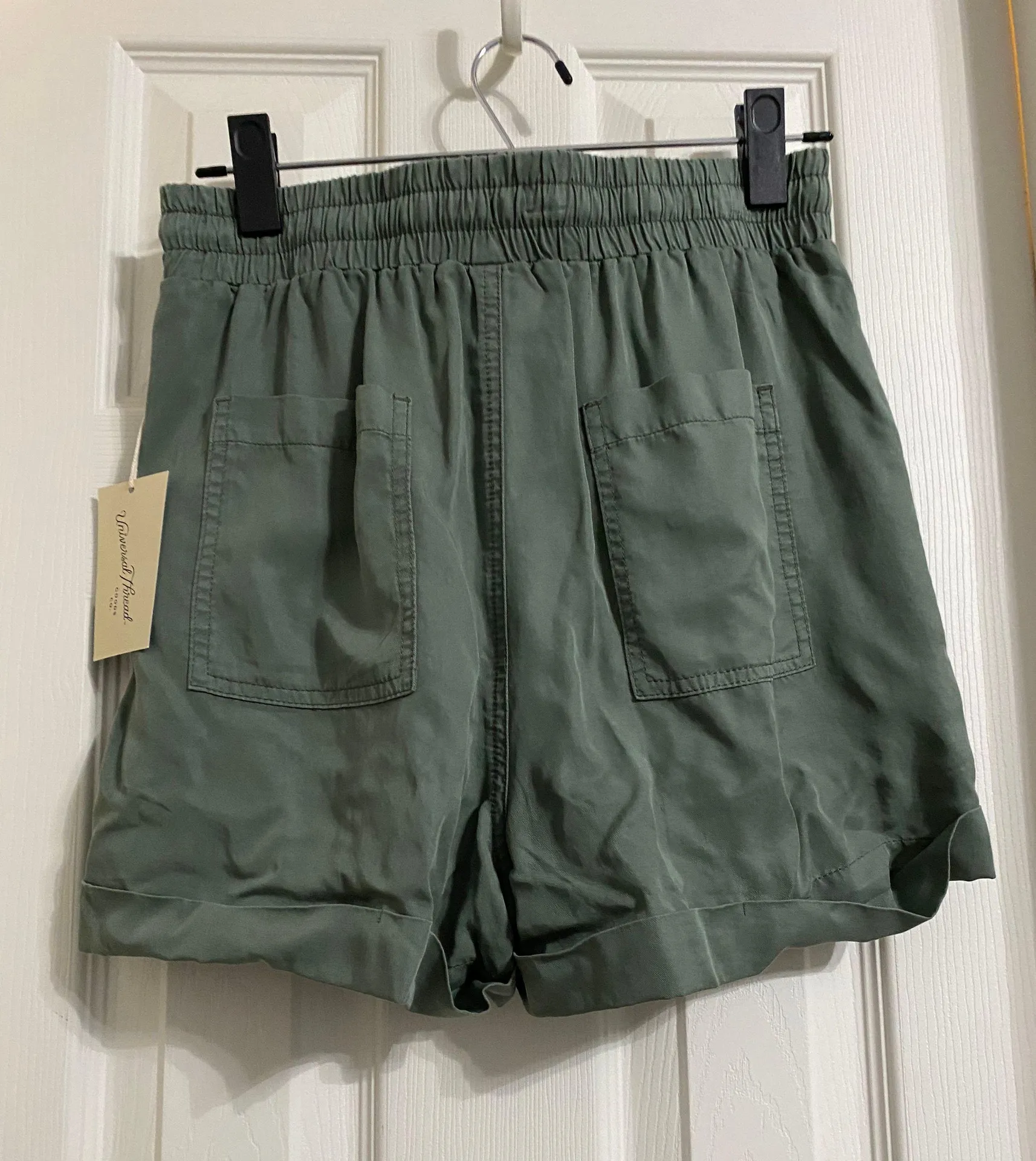 Universal Thread Green Shorts - Image 2