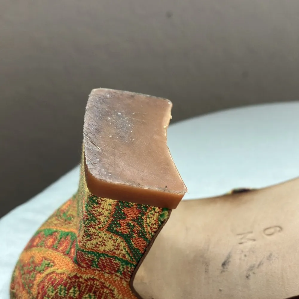 Zalo: Yellow/Orange heeled, paisley sandals - Image 7