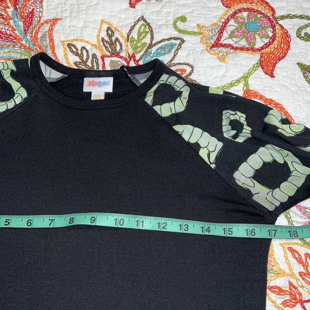 LuLaRoe XXS Randy raglan tee 3/4 sleeves Halloween vampire teeth black green - Image 3