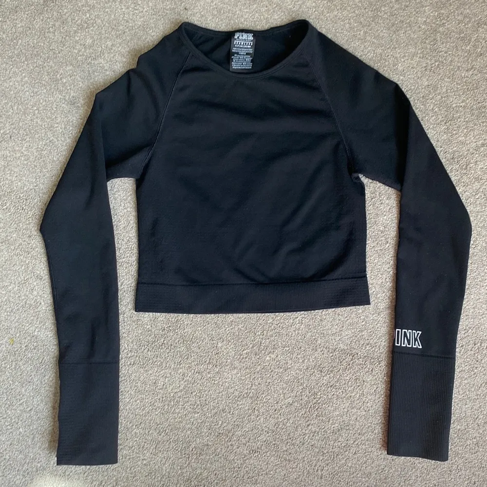 Victoria’s Secret PINK Black Seamless Long Sleeve Crop Workout Top Size S - Image 2
