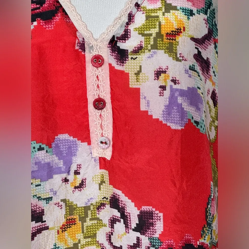 Johnny Was Red Floral 100% Silk Tunic Blouse Size L - Image 2