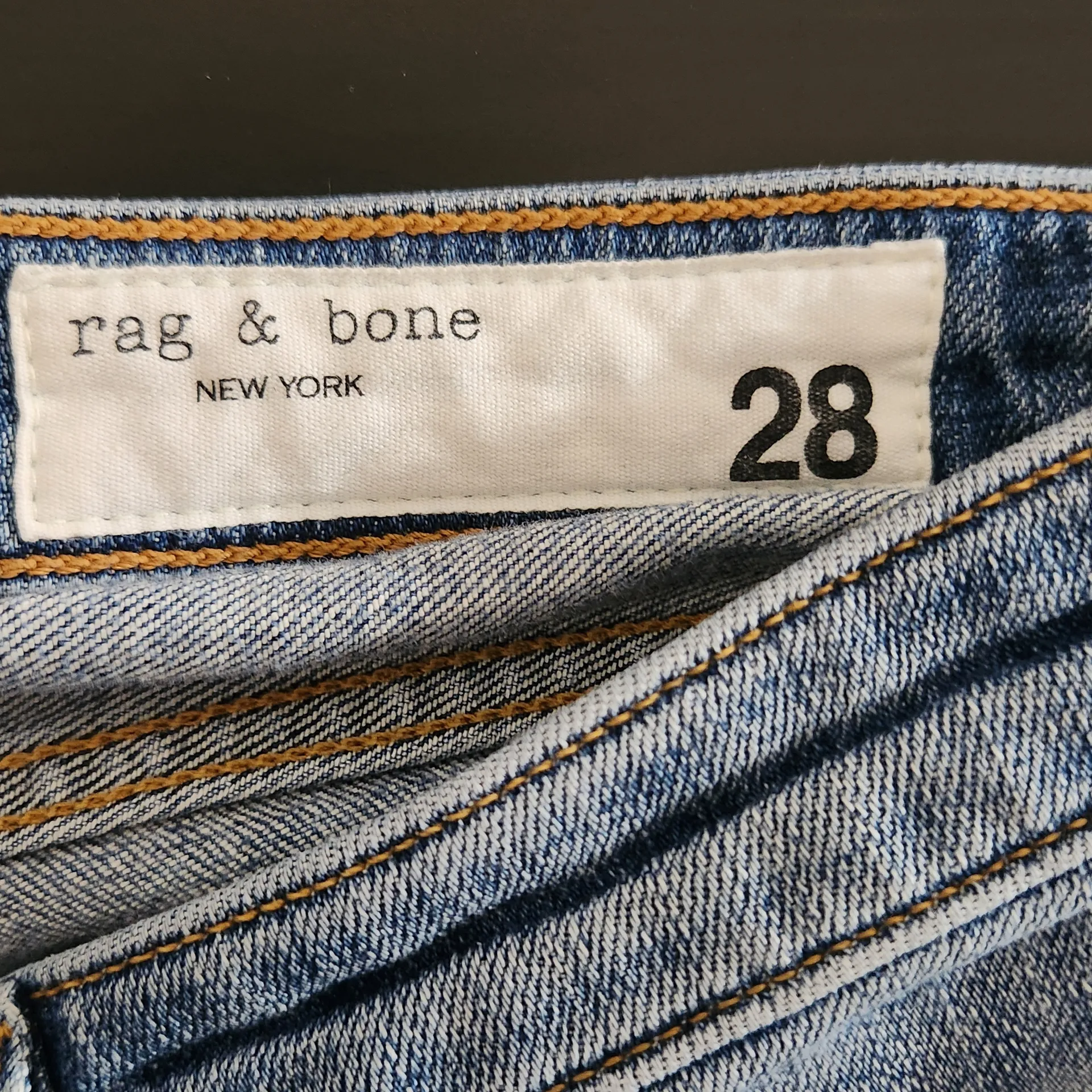 Rag & Bone Light Wash Low-Rise Slim Boyfriend Distressed Cropped Jeans Size 28 - Image 9