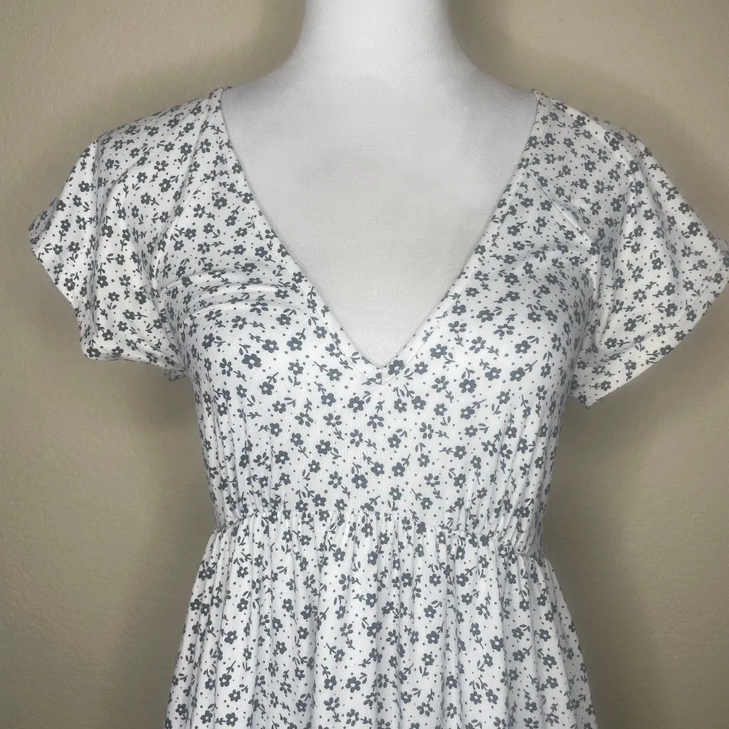 Urban Outfitters White and Black V-Neck Julia Tiered Floral Flock Mini Dress Sm - Image 2