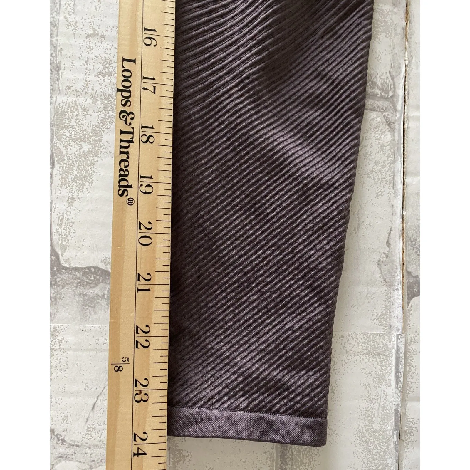 Fabletics Shadow Mid Rise Seamless Rib 7/8 Leggings Compression Sculpt Yoga Sz M - Image 7