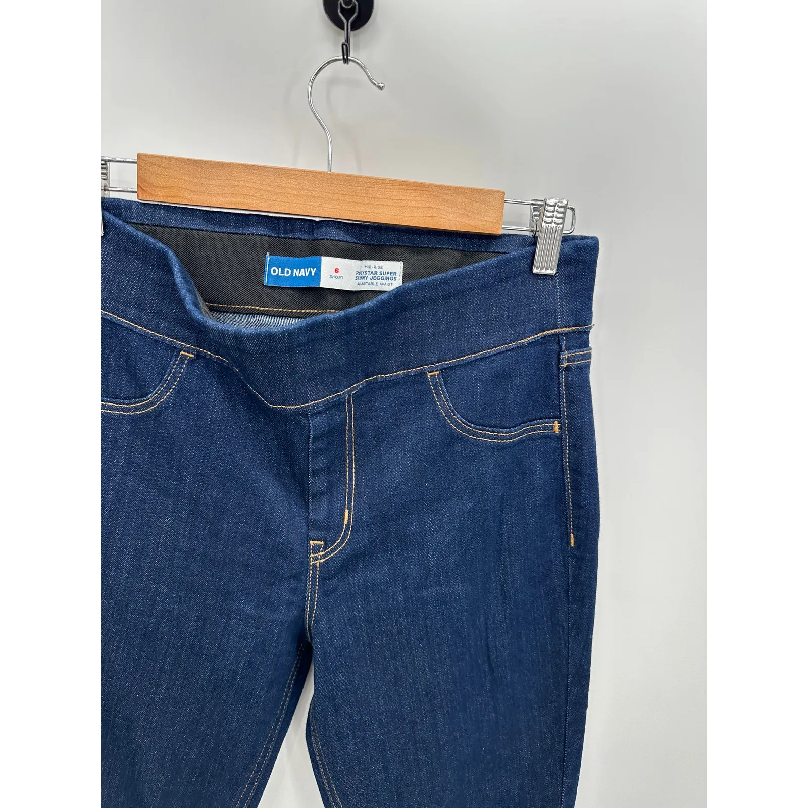 Old Navy Dark‎ Wash Mid-Rise Rockstar Super Skinny Jeggings Denim Women 6 Short - Image 4