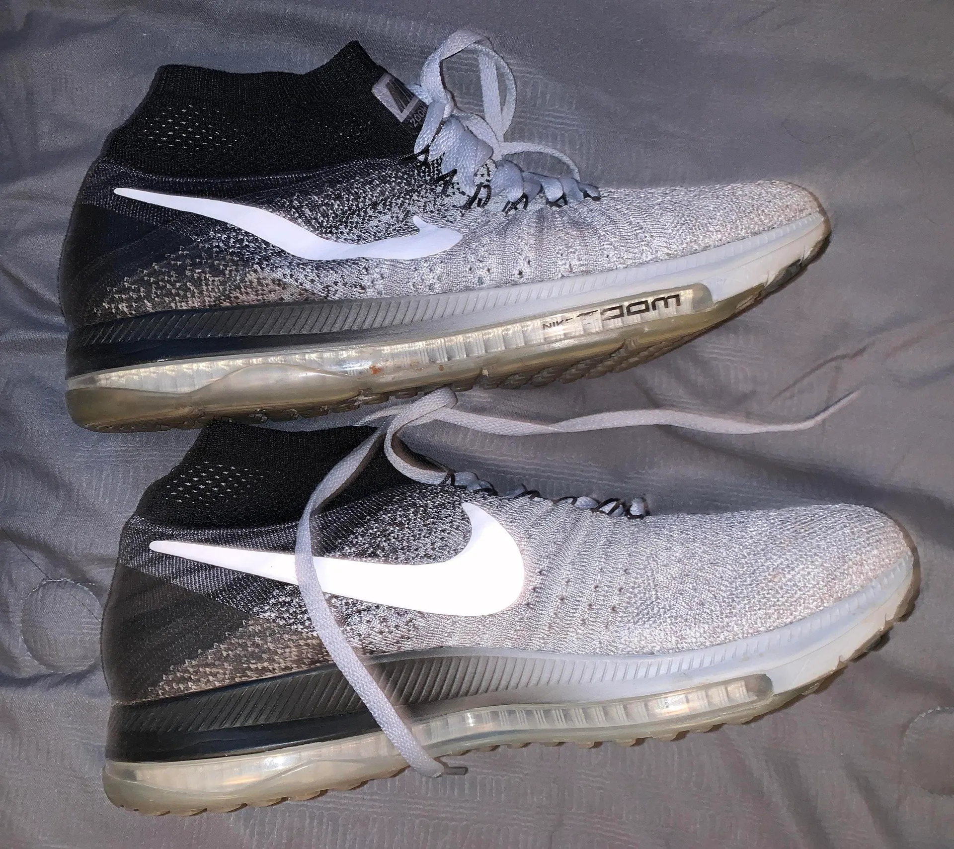 Nike Tennis Shoes - Image 2