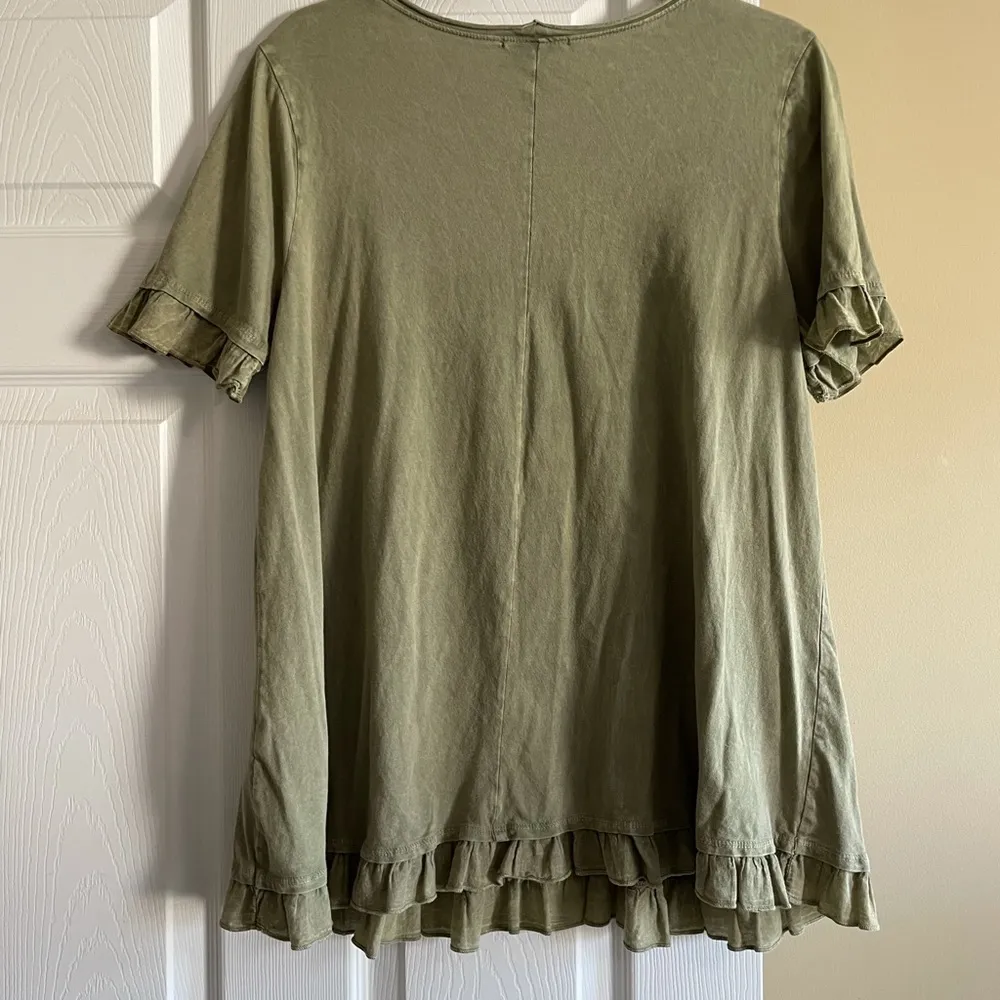 EUC Altar’d State Green Frill Flowy T-Shirt - Image 2