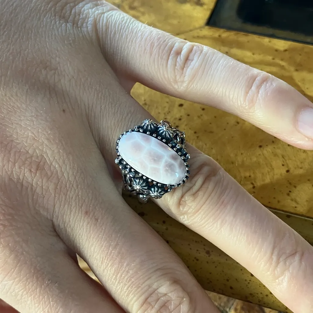 Natrolite Sterling Silver Floral Ring Size 7 - Image 4