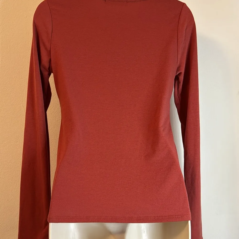 Ces Femme Burnt Orange Lightweight Sweater Front Ruffles NWOT Sz S - Image 2