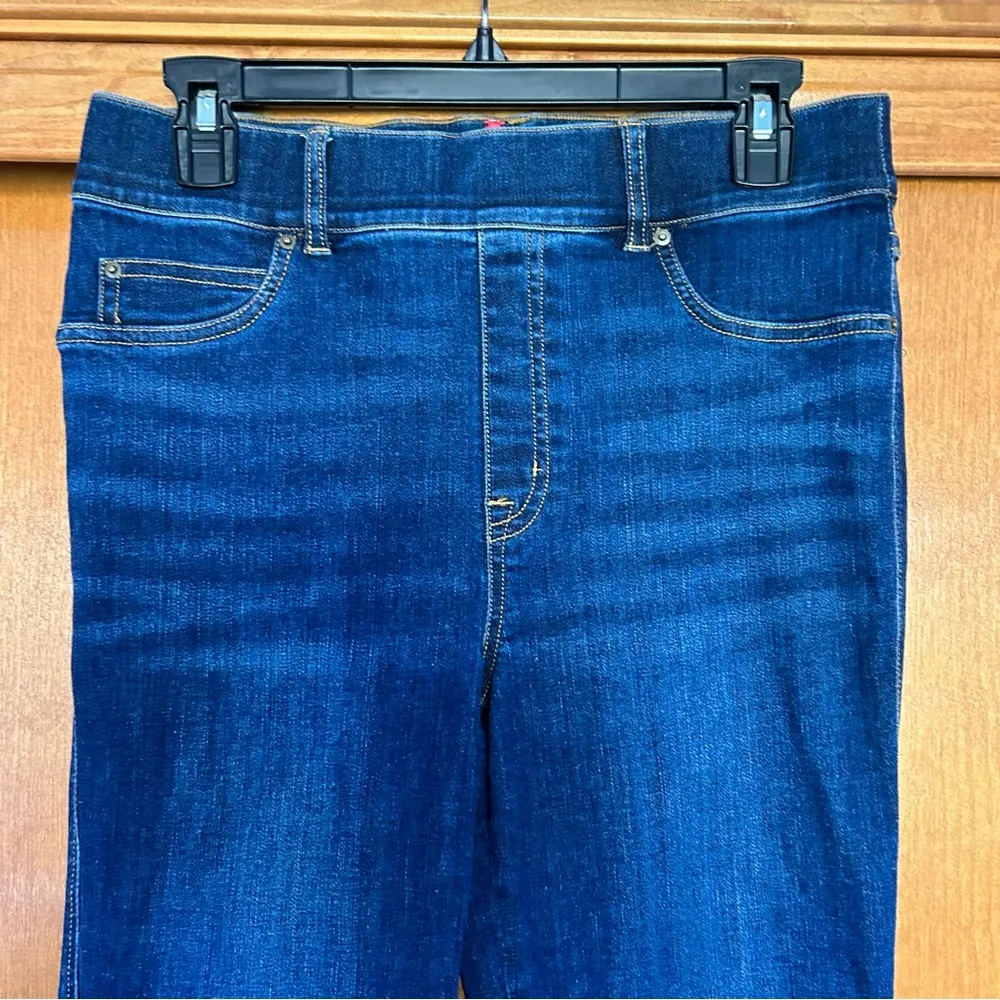 SPANX SPANXShape Flare Jeans in Midnight Shade Size Medium - Image 5